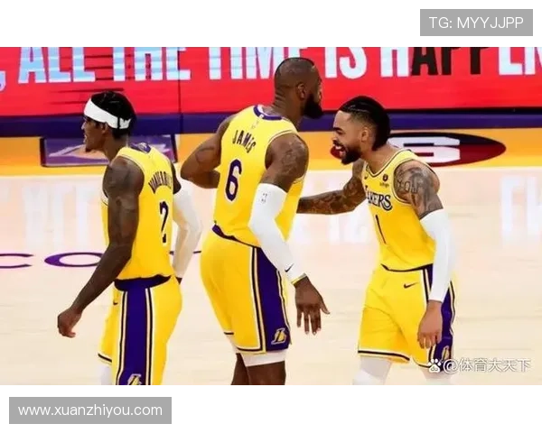 湖人队全新阵容亮相 詹姆斯携手浓眉迎接新赛季挑战