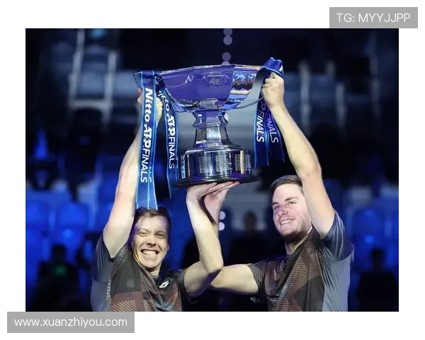 网球赛事激烈角逐 世界顶级选手齐聚争夺年度桂冠