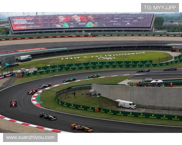 F1赛车技术革新引领赛季变革 新规则与新车设计成焦点