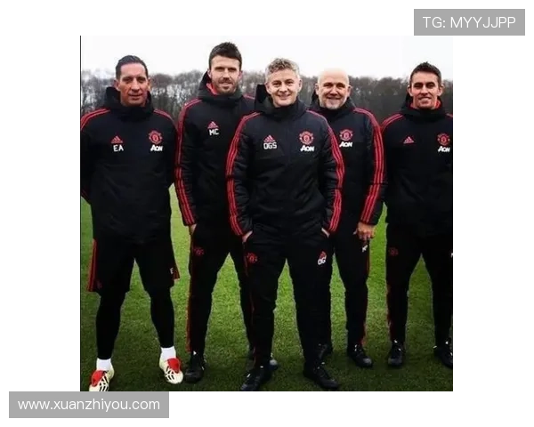 曼联俱乐部历史辉煌与挑战并存的新篇章解析